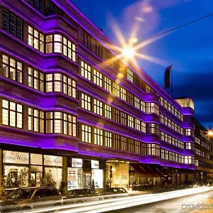 Otel Ellington