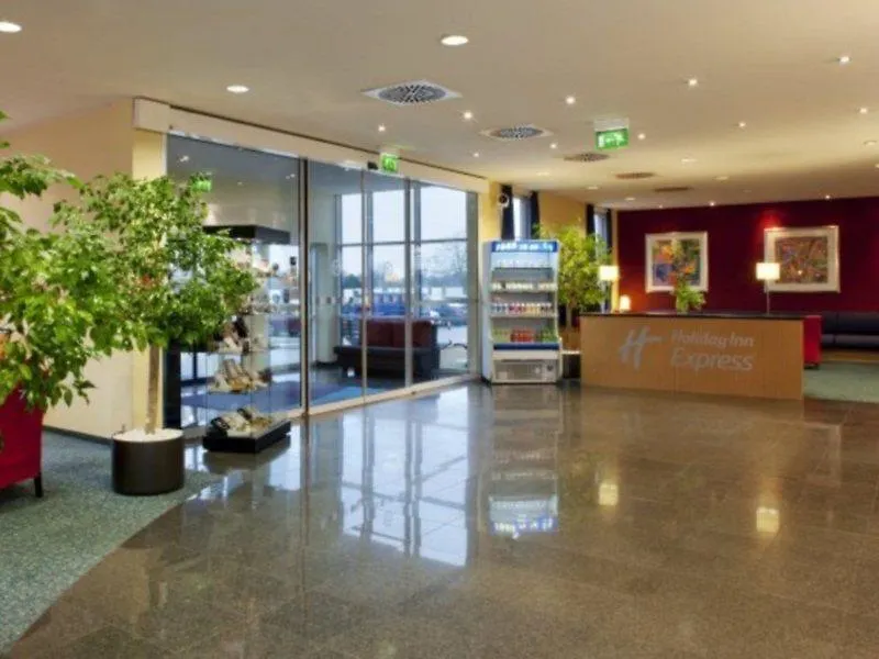 Holiday Inn Express Frankfurt Airport By Ihg Mörfelden-Walldorf 3*,