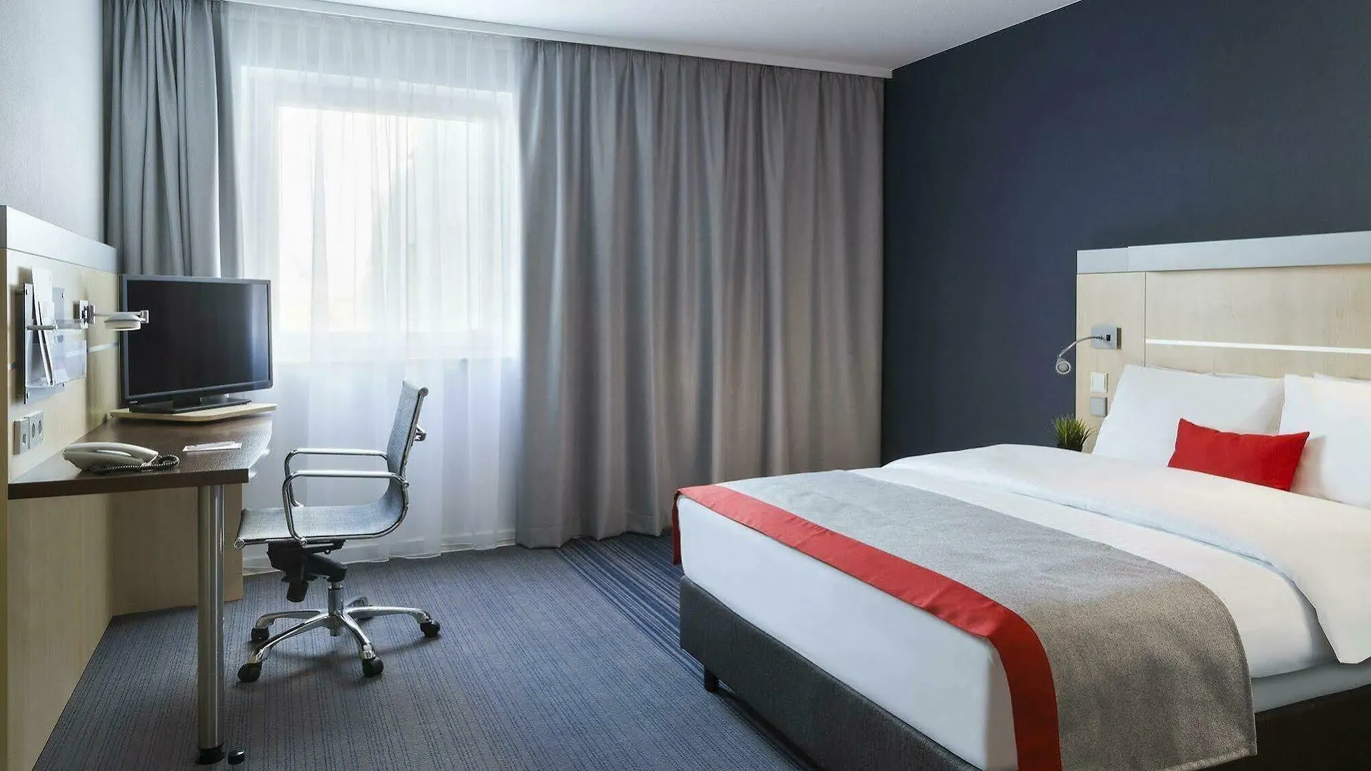 Holiday Inn Express Frankfurt Airport By Ihg Mörfelden-Walldorf 3*,